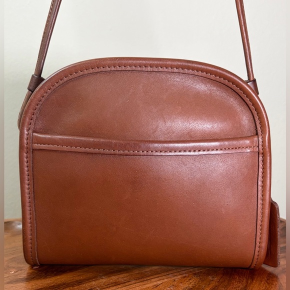 Vintage COACH Abbie British Tan Leather Crossbody 9017 - Picture 16 of 17